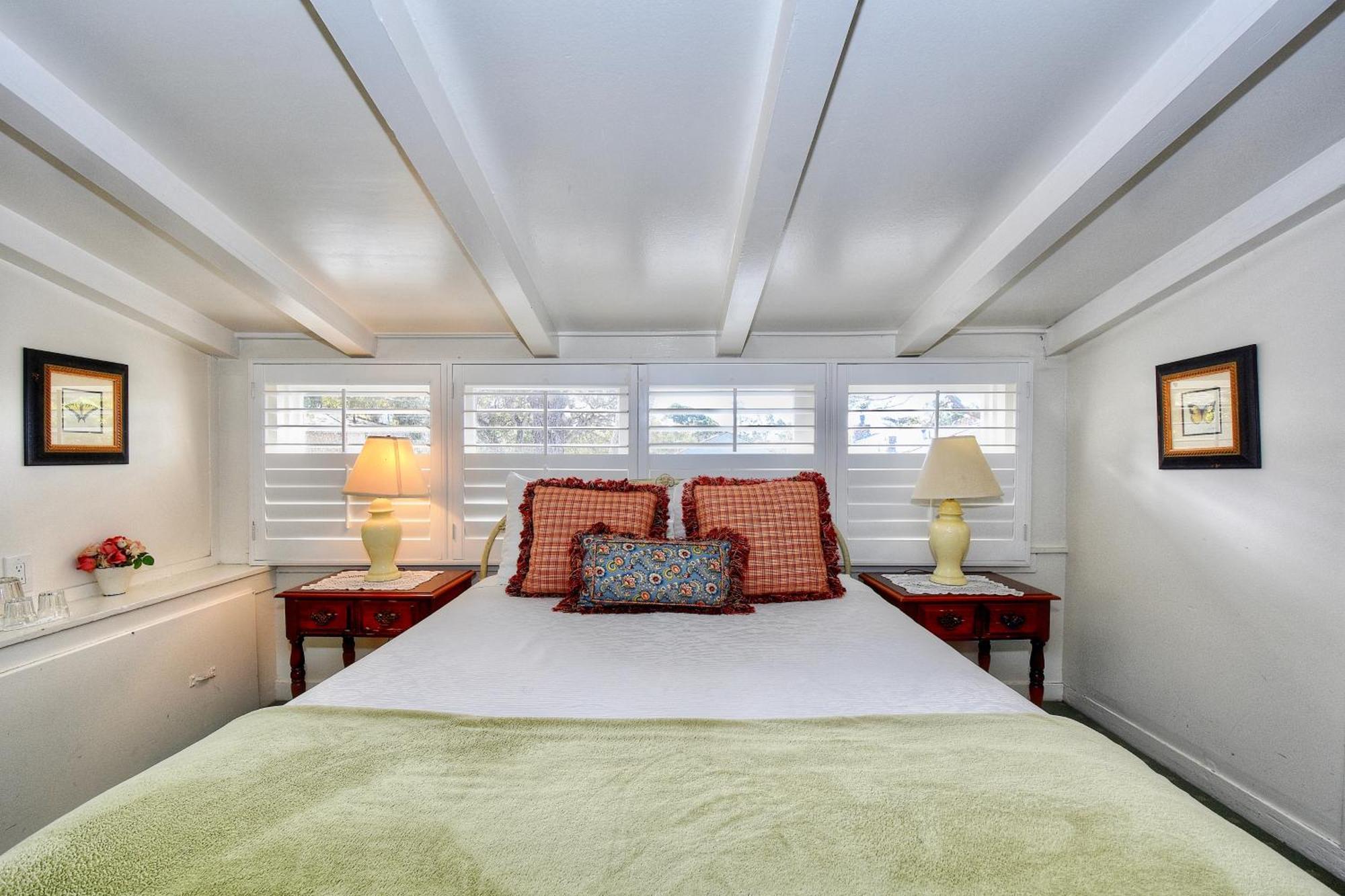 Carmel Green Lantern Inn Ngoại thất bức ảnh