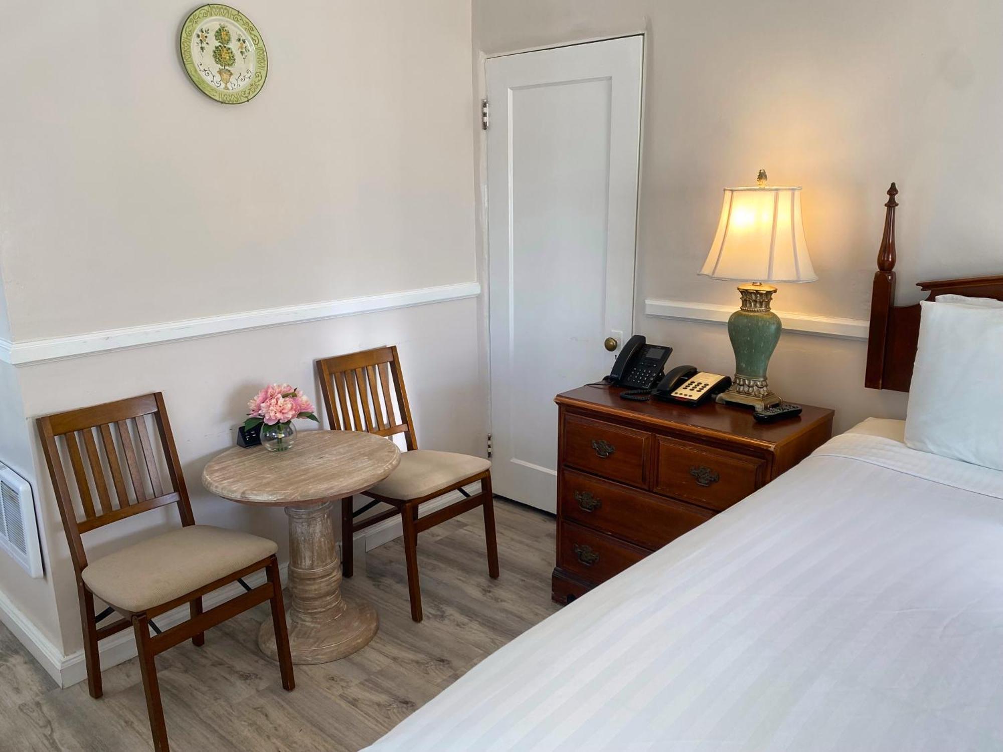 Carmel Green Lantern Inn Ngoại thất bức ảnh