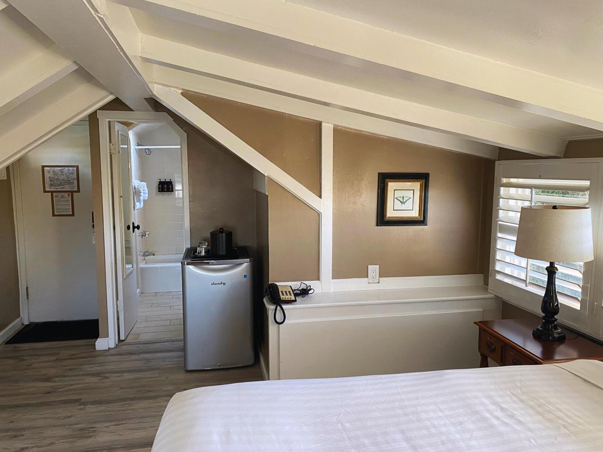 Carmel Green Lantern Inn Ngoại thất bức ảnh