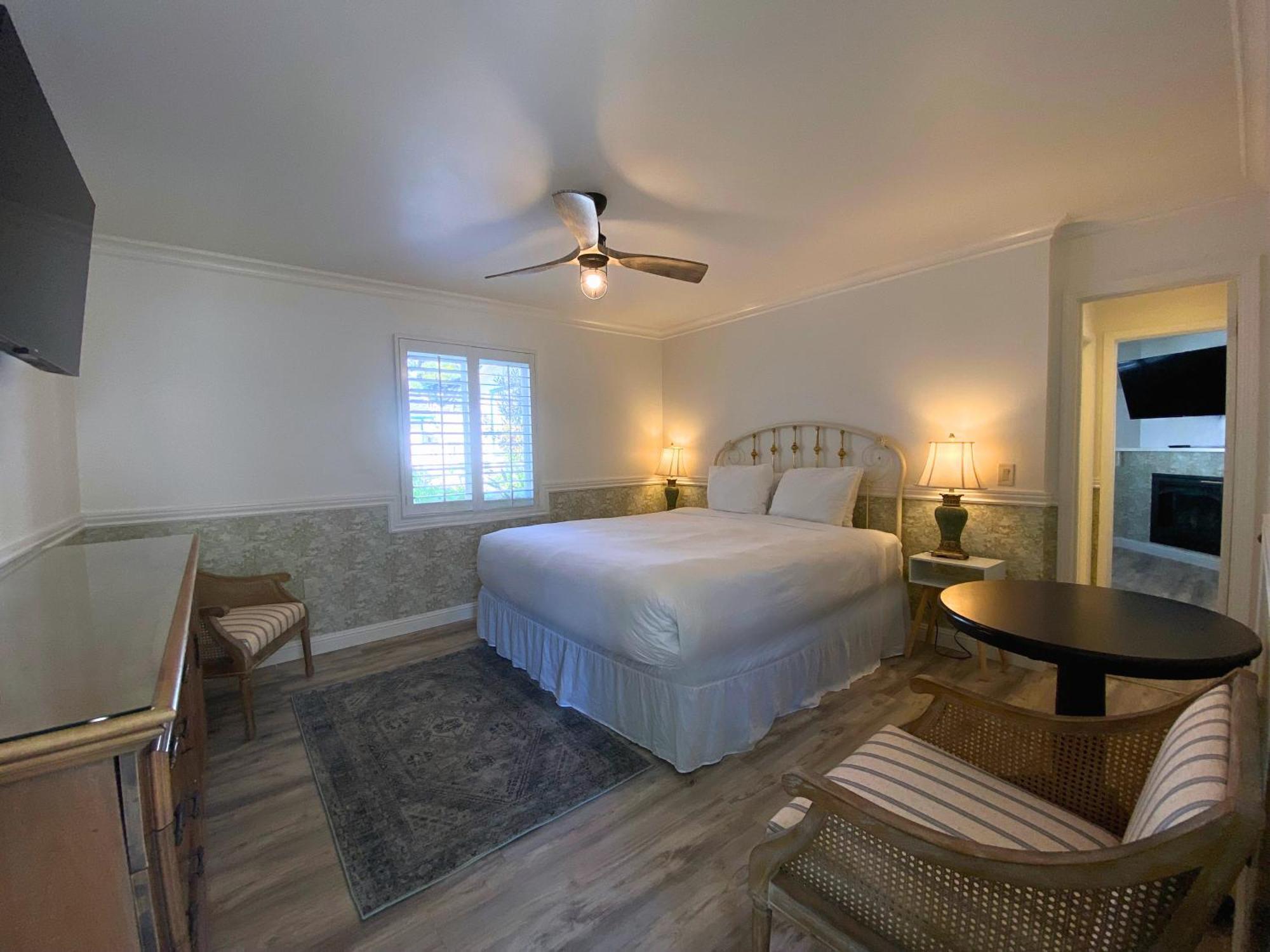 Carmel Green Lantern Inn Ngoại thất bức ảnh