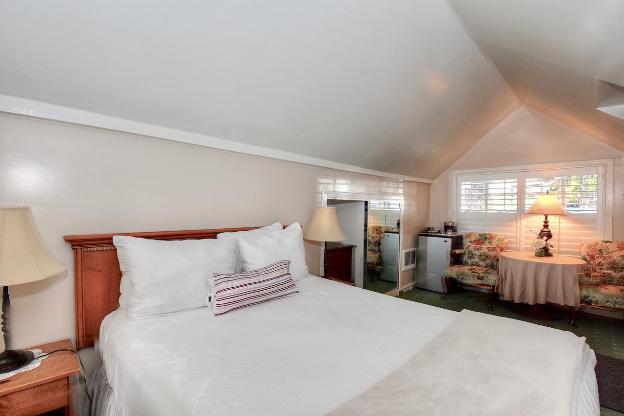 Carmel Green Lantern Inn Ngoại thất bức ảnh